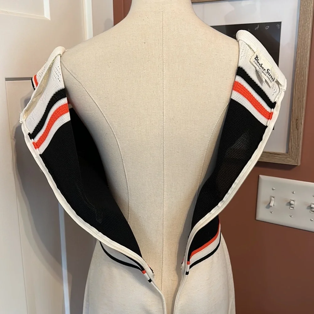 Vintage Bleeker Street polyester blend back zipper 10 capped sleeve knit dress - Picture 13 of 16